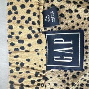 GAP Spotted Tan and Black skirt with white T-shirt